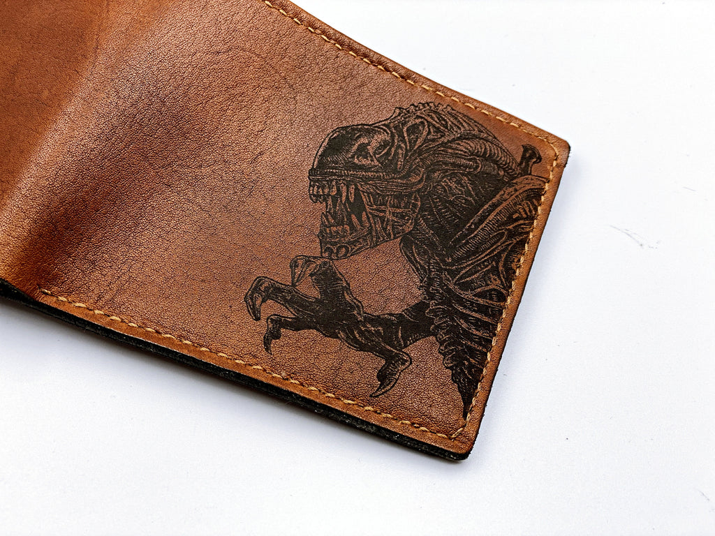 Mayan Corner - Predator vs Aliens xenomorph monster leather handmade men's wallet, custom gifts for him, father's day gifts, anniversary gift for men